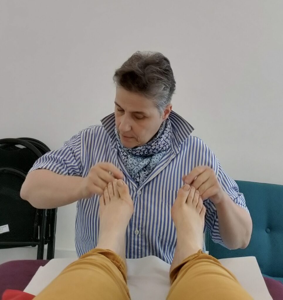 Initiation Fleurs de Bach Paris 15 1 Offrez-vous un moment de bien-être avec notre réflexologie Chi Nei Tsang à Paris 14